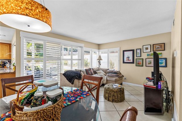 1565 Wedgewood, Upland, CA 91786
