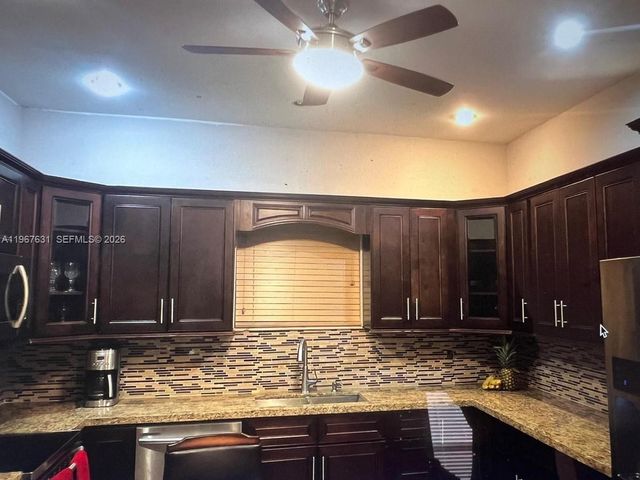 735 NE 152nd St, Miami, FL 33162