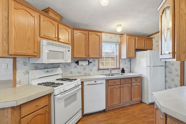 15 Quaboag Valley Co-Op Street 15, Palmer, MA 01069