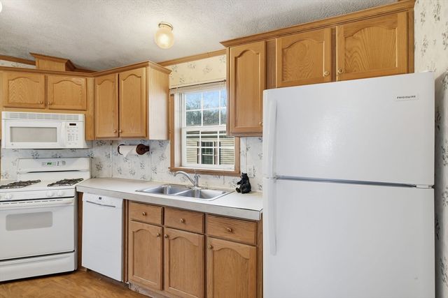 15 Quaboag Valley Co-Op Street 15, Palmer, MA 01069