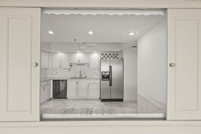 2480 Presidential Way 704, West Palm Beach, FL 33401