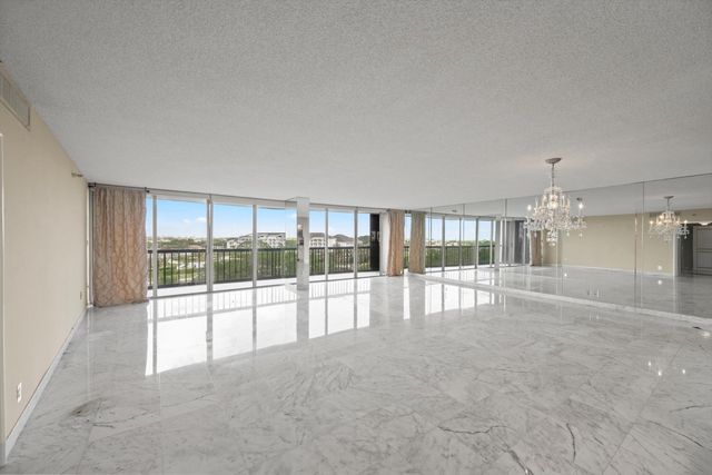 2480 Presidential Way 704, West Palm Beach, FL 33401