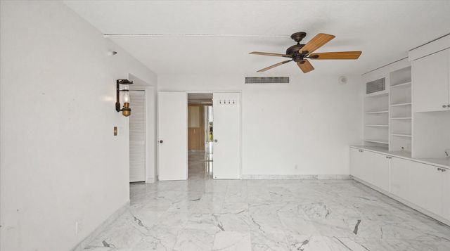 2480 Presidential Way 704, West Palm Beach, FL 33401