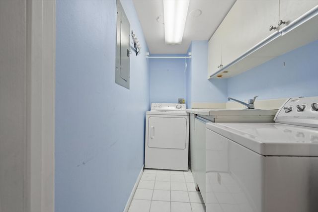 2480 Presidential Way 704, West Palm Beach, FL 33401