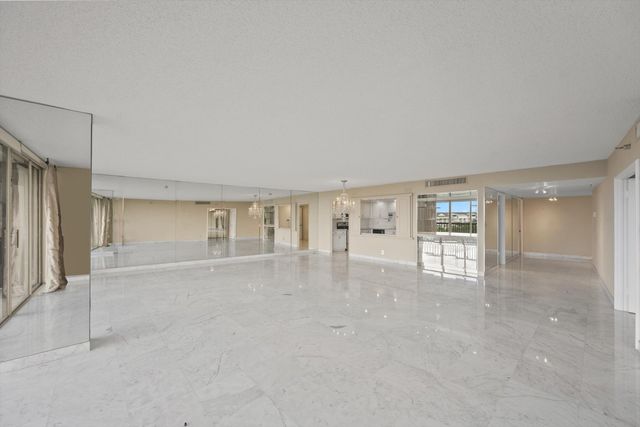 2480 Presidential Way 704, West Palm Beach, FL 33401