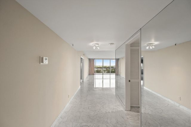 2480 Presidential Way 704, West Palm Beach, FL 33401