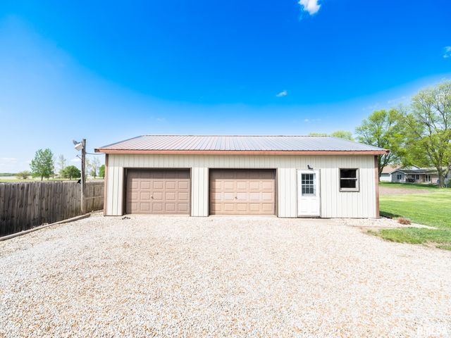 201 N HANNIBAL Street, Tremont, IL 61568
