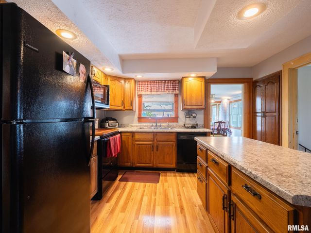 201 N HANNIBAL Street, Tremont, IL 61568