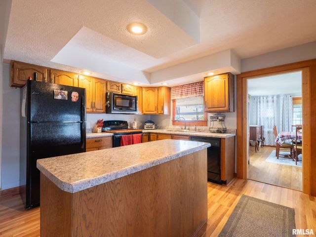 201 N HANNIBAL Street, Tremont, IL 61568
