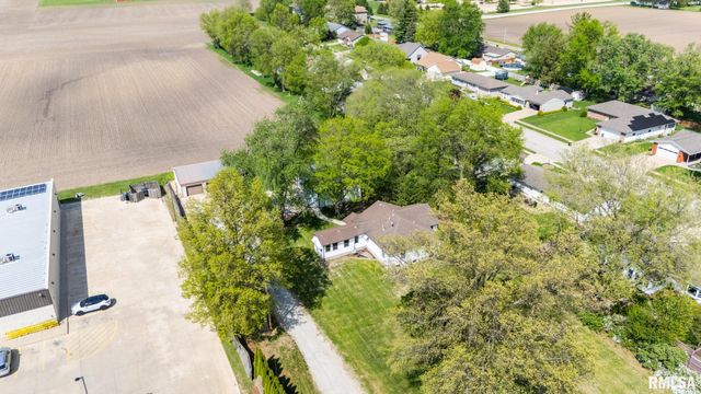 201 N HANNIBAL Street, Tremont, IL 61568
