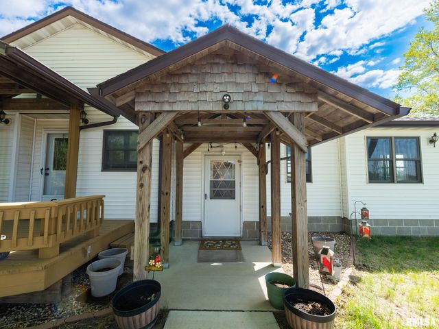 201 N HANNIBAL Street, Tremont, IL 61568