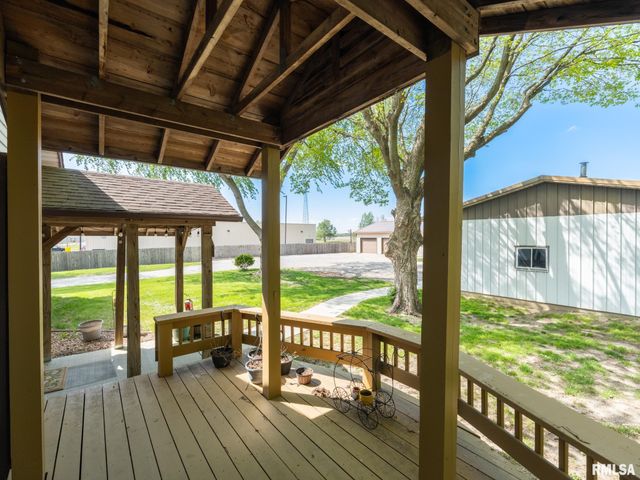 201 N HANNIBAL Street, Tremont, IL 61568