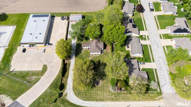 201 N HANNIBAL Street, Tremont, IL 61568