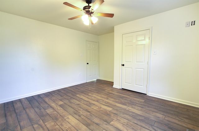 25090 D Hutchinson Rd, Holden, LA 70744