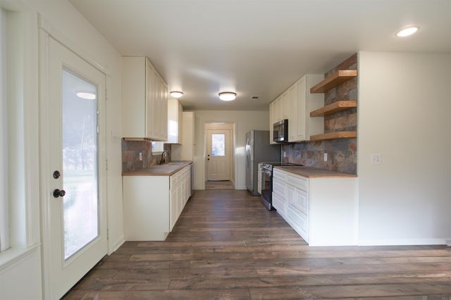 25090 D Hutchinson Rd, Holden, LA 70744