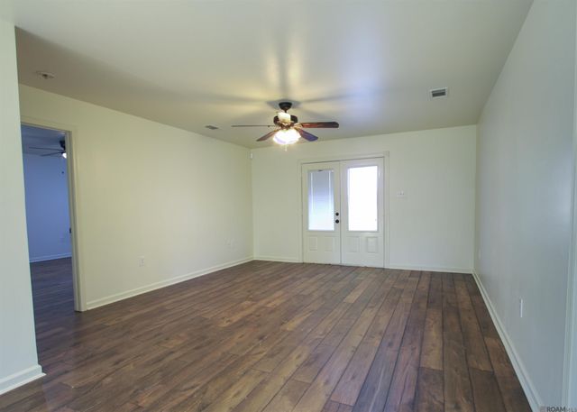 25090 D Hutchinson Rd, Holden, LA 70744