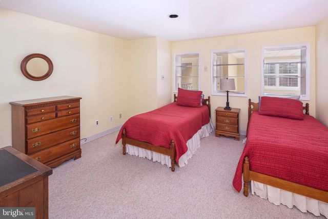 1427 SPRINGTON LN, West Chester, PA 19380