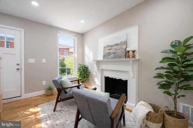 125 E CROSS ST, Baltimore, MD 21230