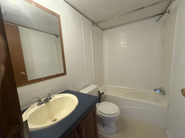 121 Sealtest Dr, Hohenwald, TN 38462