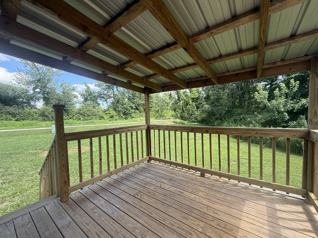 121 Sealtest Dr, Hohenwald, TN 38462