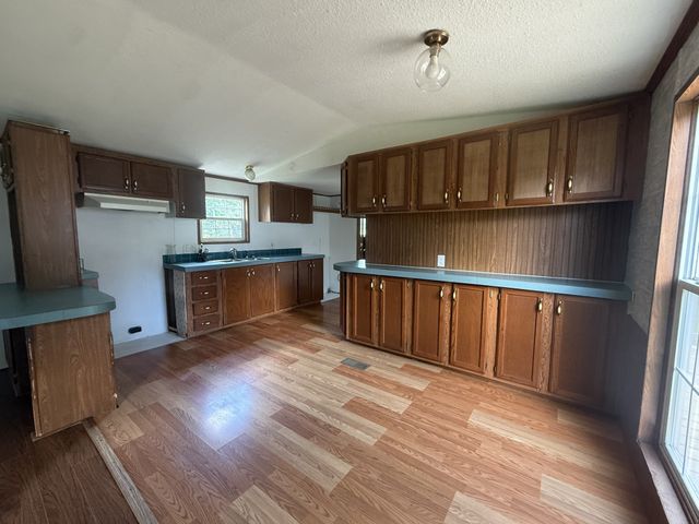 121 Sealtest Dr, Hohenwald, TN 38462