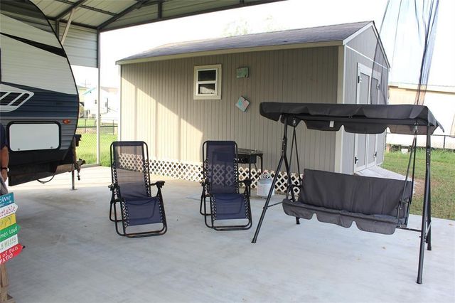 1058 N Oneal Road, Crystal Beach, TX 77650