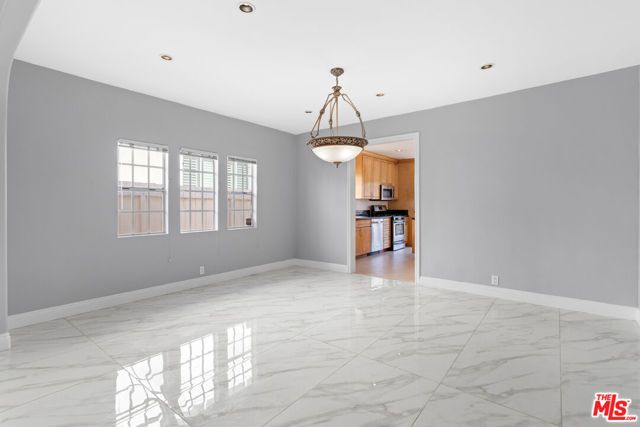 138 N Almont Drive, West Hollywood, CA 90048