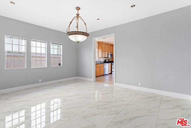 138 N Almont Drive, West Hollywood, CA 90048