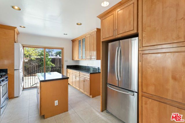 138 N Almont Drive, West Hollywood, CA 90048