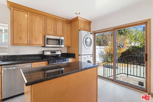 138 N Almont Drive, West Hollywood, CA 90048