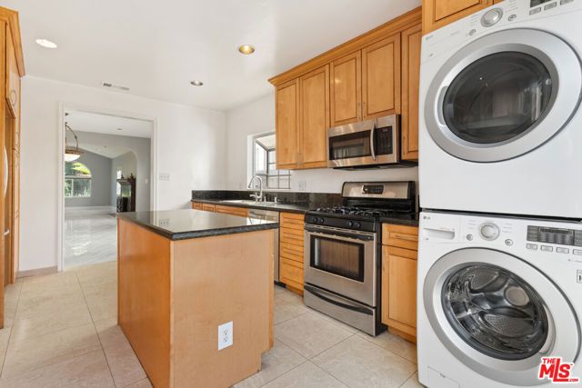 138 N Almont Drive, West Hollywood, CA 90048