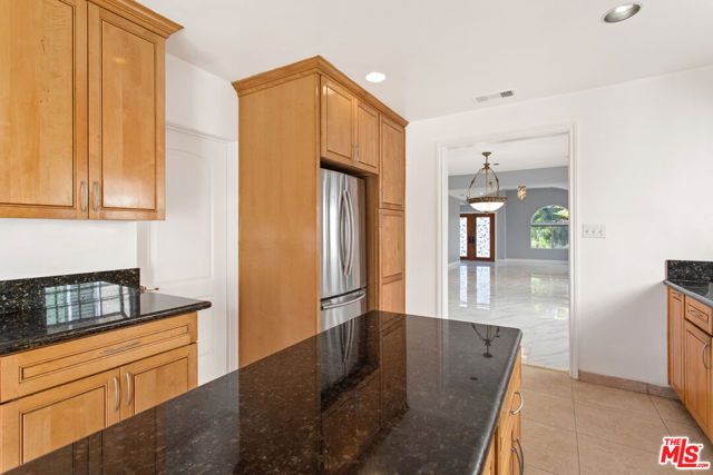 138 N Almont Drive, West Hollywood, CA 90048