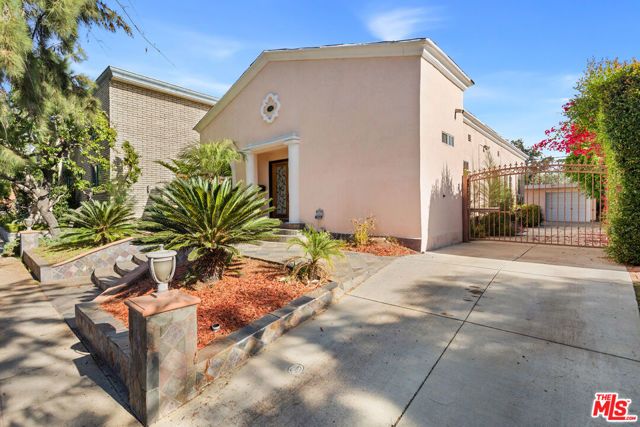 138 N Almont Drive, West Hollywood, CA 90048