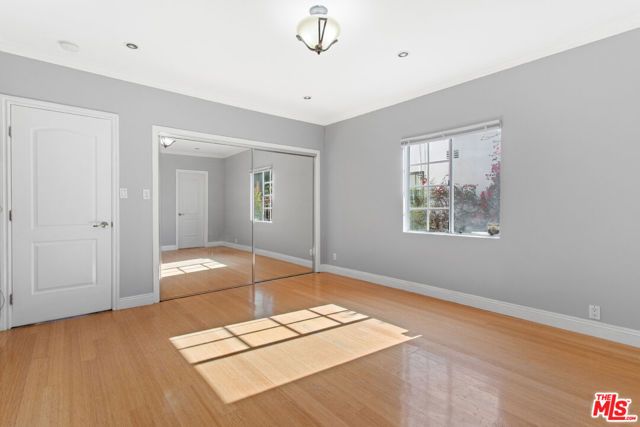 138 N Almont Drive, West Hollywood, CA 90048