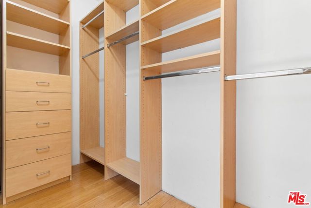 138 N Almont Drive, West Hollywood, CA 90048