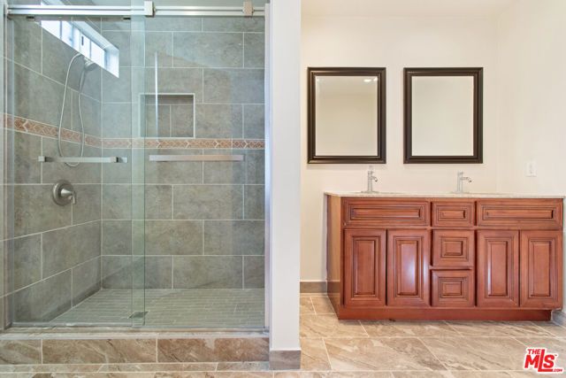 138 N Almont Drive, West Hollywood, CA 90048