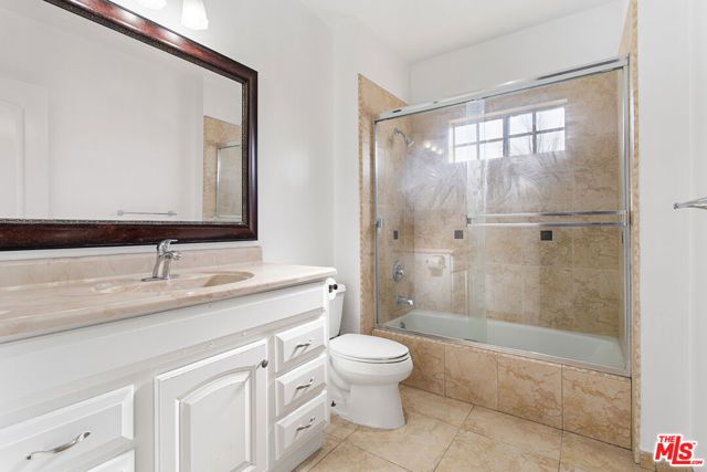 138 N Almont Drive, West Hollywood, CA 90048