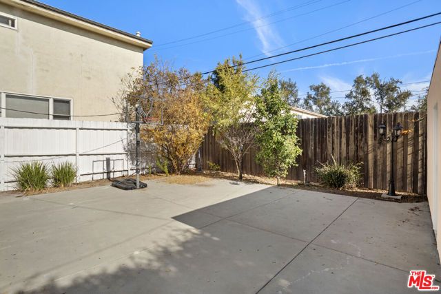 138 N Almont Drive, West Hollywood, CA 90048