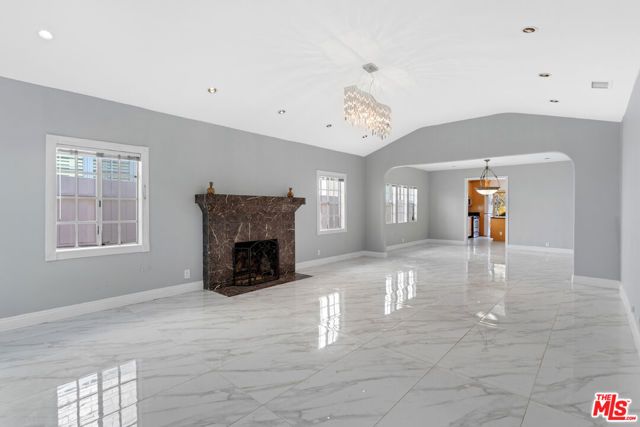 138 N Almont Drive, West Hollywood, CA 90048