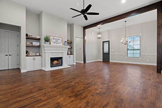 105 N Ridge Court, Weatherford, TX 76088