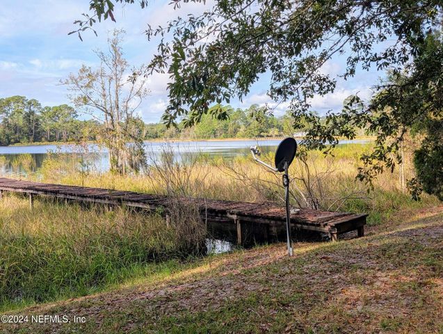 133 MULLIS Avenue, Interlachen, FL 32148