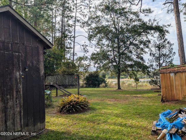 133 MULLIS Avenue, Interlachen, FL 32148