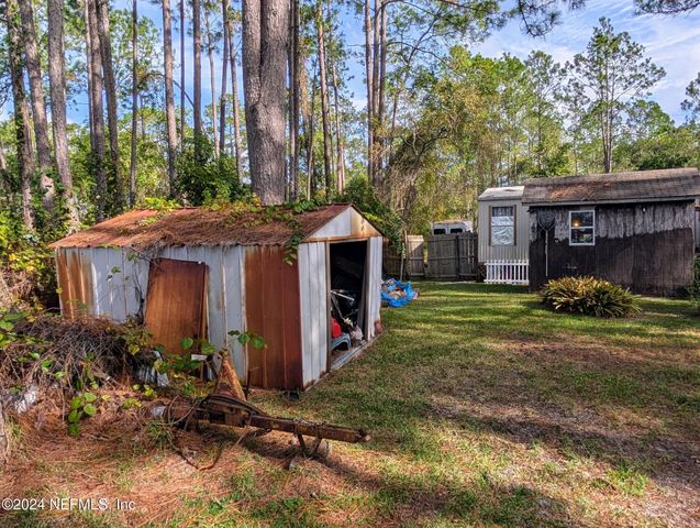 133 MULLIS Avenue, Interlachen, FL 32148