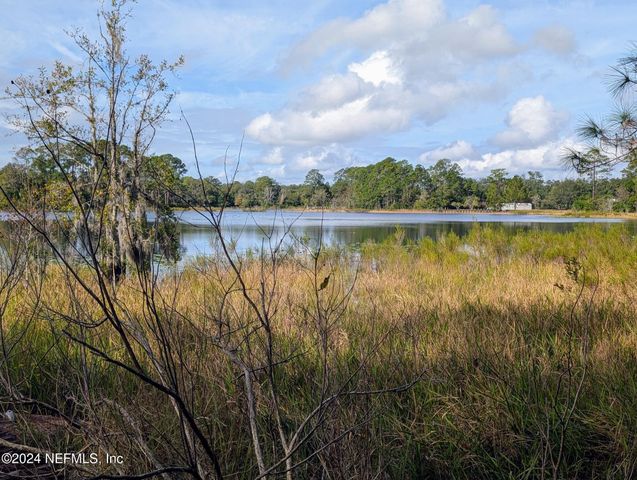 133 MULLIS Avenue, Interlachen, FL 32148