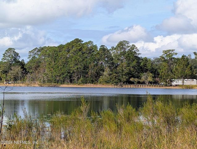 133 MULLIS Avenue, Interlachen, FL 32148