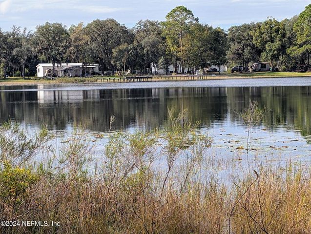 133 MULLIS Avenue, Interlachen, FL 32148