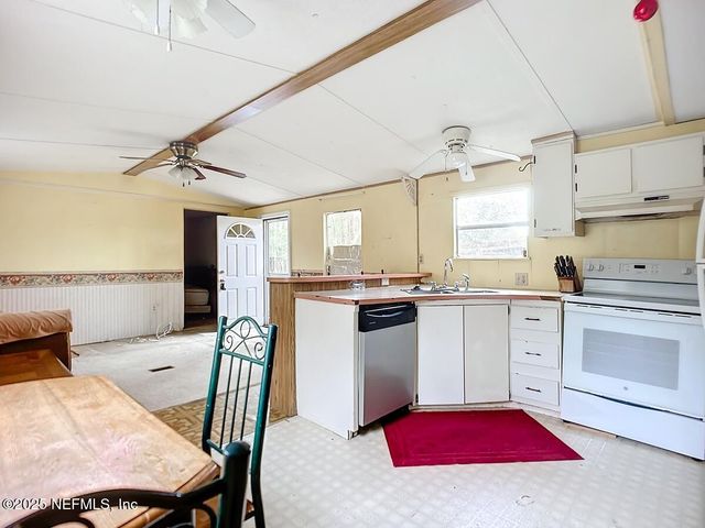 133 MULLIS Avenue, Interlachen, FL 32148