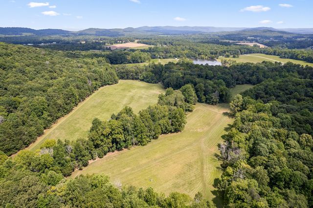 2641 Stamps Shady Grove Rd, Monterey, TN 38574