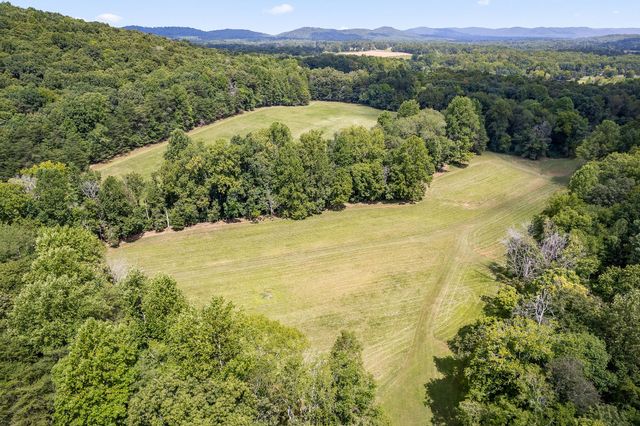 2641 Stamps Shady Grove Rd, Monterey, TN 38574