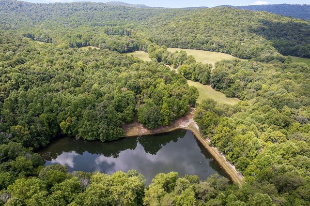 2641 Stamps Shady Grove Rd, Monterey, TN 38574